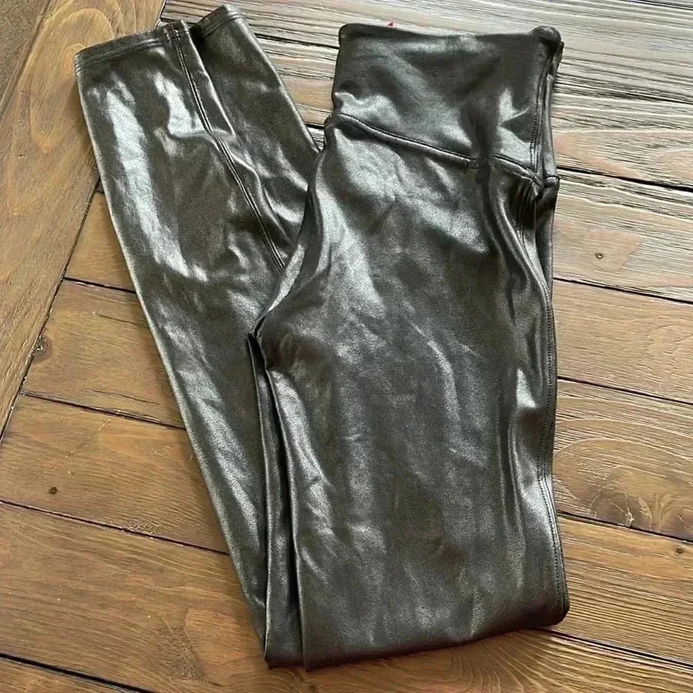 SPANX Black Shiny Leggings and Wide-Leg Pants - Picture 3 of 8